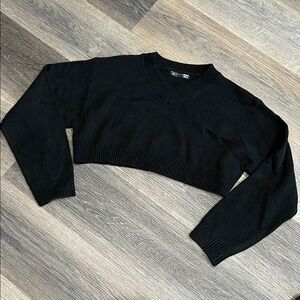 (23) NWOT Dazy Knit Crop Sweater